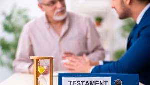 Większość testamentów zachowuje swoją moc bez względu na to, ile lat upłynęło od ich sporządzenia