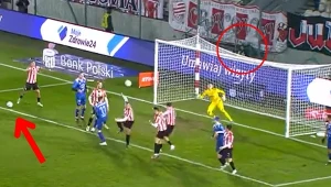 Kuriozalna sytuacja w Krakowie. Ktoś zza boiska celowo przerwał akcję gości