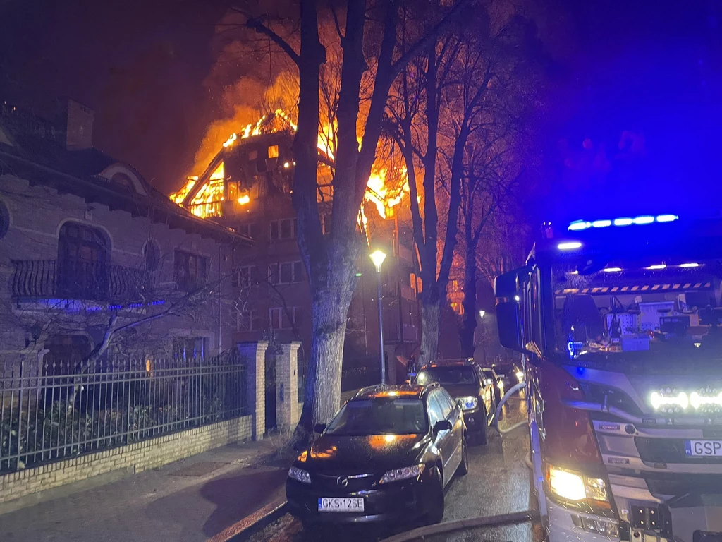 Pożar wybuchł w pięciopiętrowej kamienicy Pożar wybuchł w pięciopiętrowej kamienicy