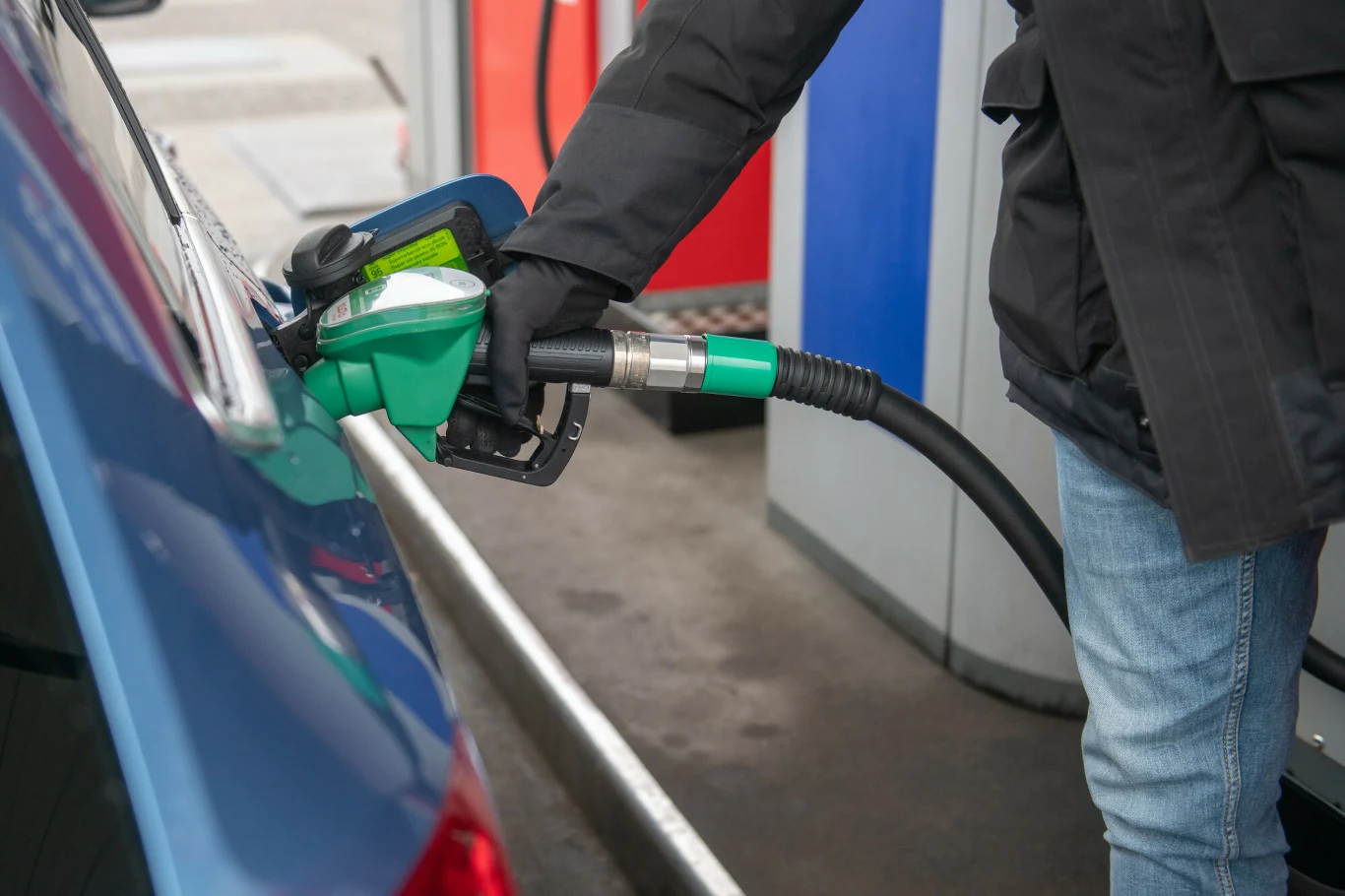 Analitycy przewidują obniżki cen na stacjach paliw Analitycy przewidują obniżki cen na stacjach paliw