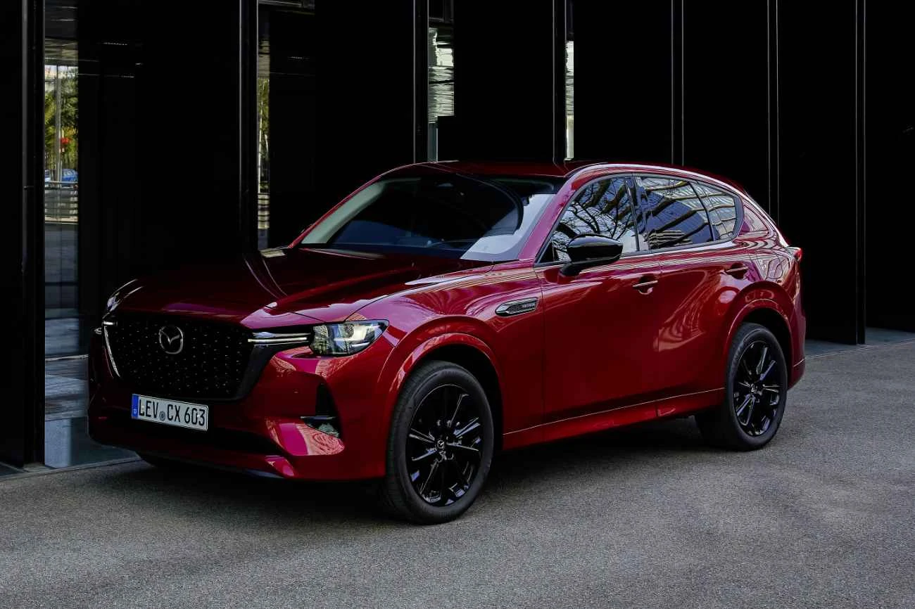 Nowy SUV Mazdy ma 4,75 m długości, jest wysoki na 1,69 metra i szeroki na 1,89 metra