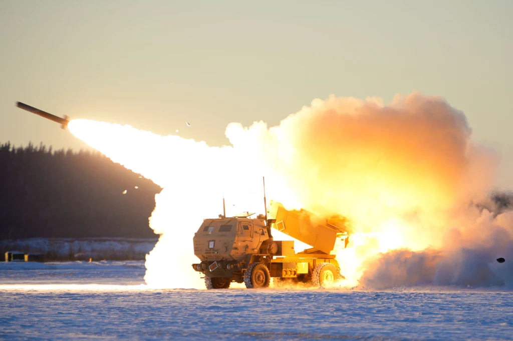 Wśród przekazanego sprzętu Ukrainie są pociski do systemów artyleryjskich HIMARS Wśród przekazanego sprzętu Ukrainie są pociski do systemów artyleryjskich HIMARS