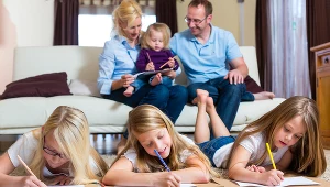 Cudzoziemcy odprowadzają coraz większe składki do ZUS i rodzą w Polsce coraz więcej dzieci (zdj. ilustracyjne)