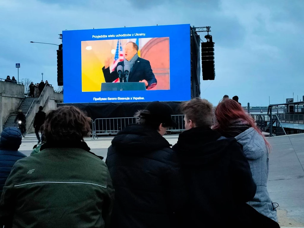 Przemówienia dało się śledzić także z bezpośrednich okolic Arkad Kubickiego Przemówienia dało się śledzić także z bezpośrednich okolic Arkad Kubickiego