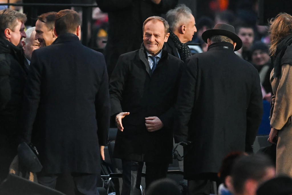 W popołudniowym wystąpieniu Biden podziękował Polakom za przyjęcie tak wielu uchodźców. Szef Platformy Obywatelskiej Donald Tusk był obecny na przemówieniu amerykańskiego przywódcy. W popołudniowym wystąpieniu Biden podziękował Polakom za przyjęcie tak wielu uchodźców. Szef Platformy Obywatelskiej Donald Tusk był obecny na przemówieniu amerykańskiego przywódcy.