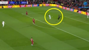 Kuriozalna pomyłka Alissona! Zaprzepaścił wysiłek kolegów [WIDEO]