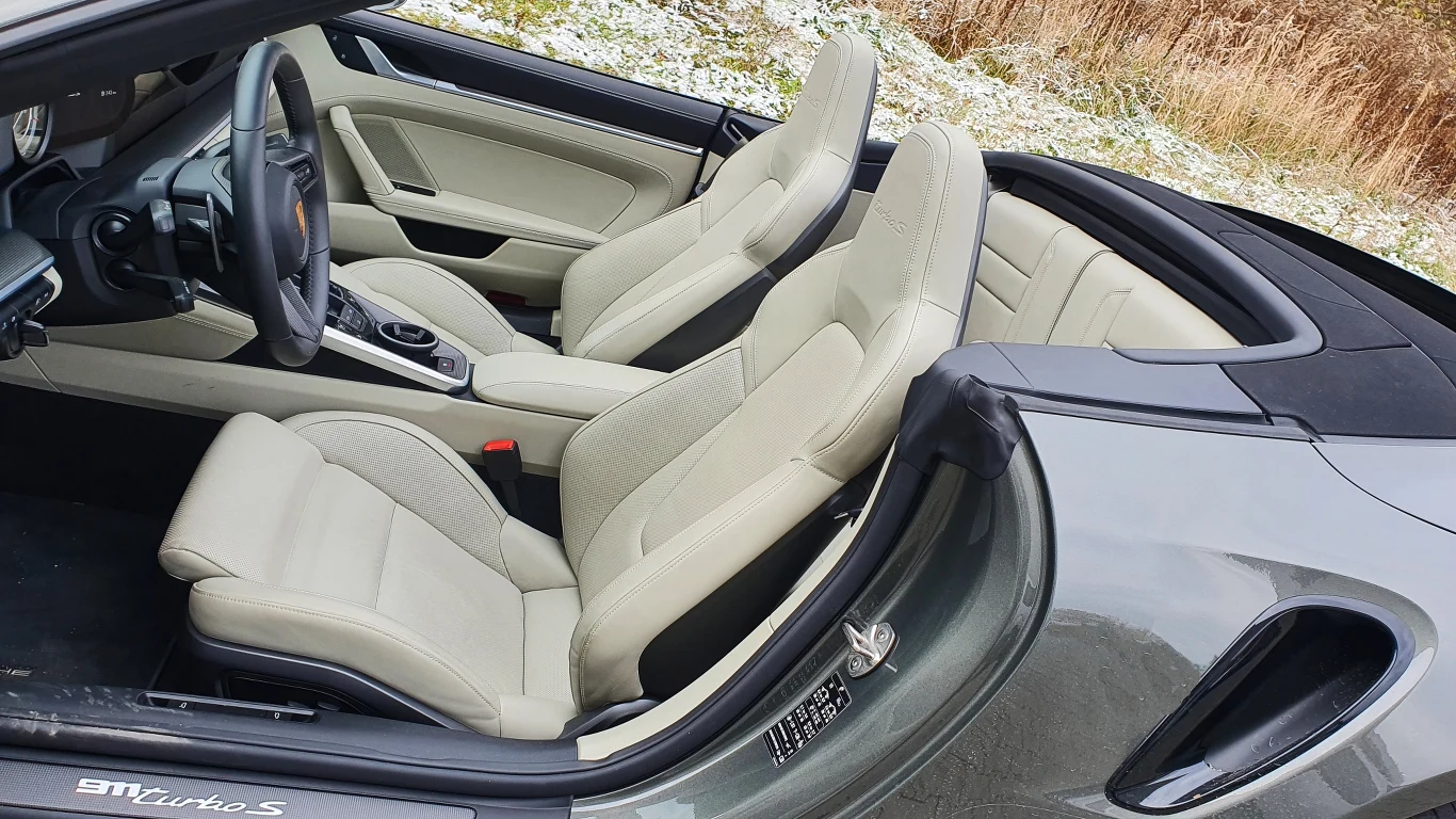 Porsche 911 Turbo S Cabriolet 