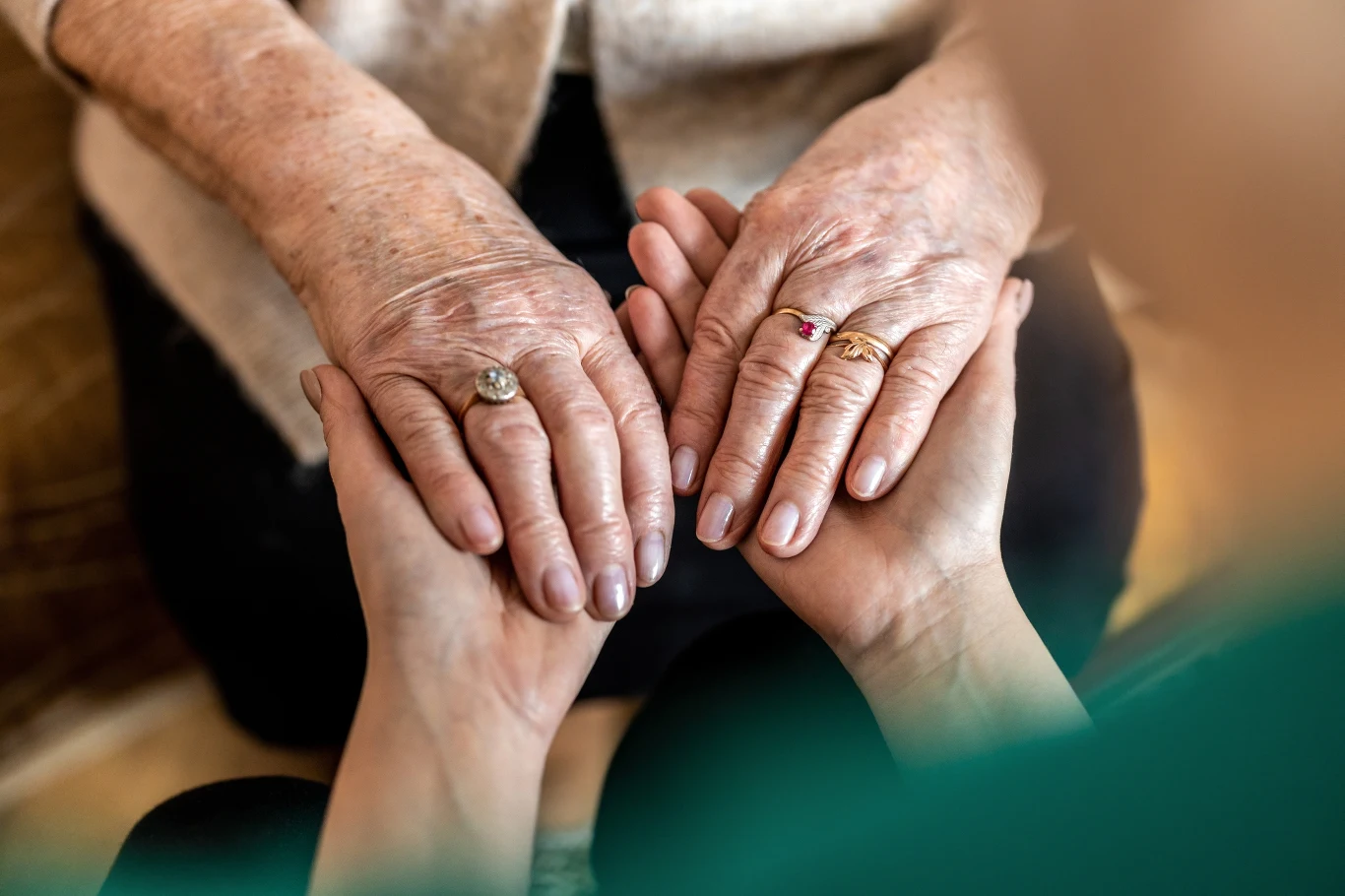 Na rozwój Alzheimera wpływa wiele czynników Na rozwój Alzheimera wpływa wiele czynników