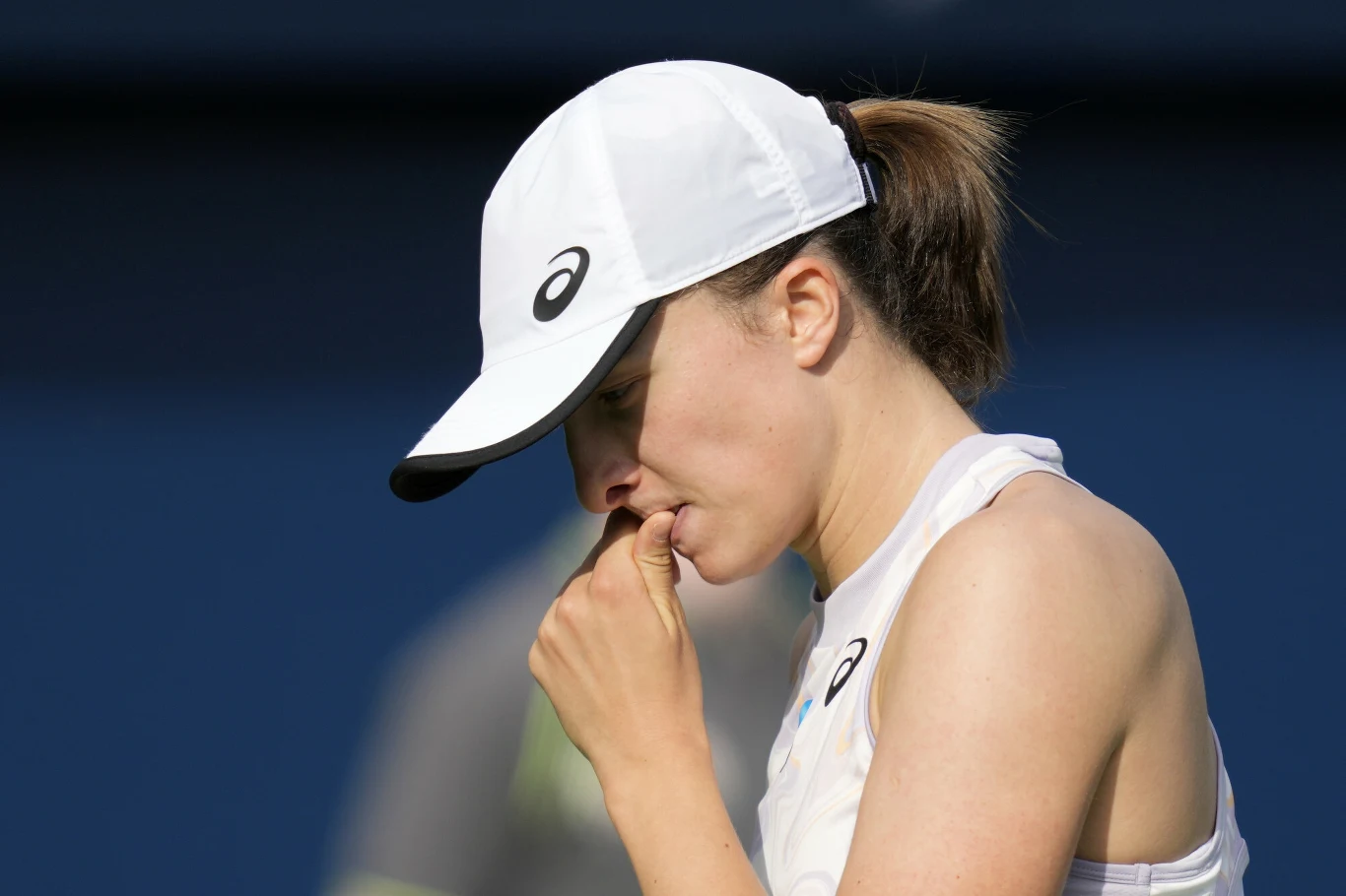 WTA Dubaj. Iga Świątek podczas meczu z Samsonową zaniepokoiła kibiców swym stanem zdrowia. Tenisistce na szczęście nie dzieje się nic poważniejszego WTA Dubaj. Iga Świątek podczas meczu z Samsonową zaniepokoiła kibiców swym stanem zdrowia. Tenisistce na szczęście nie dzieje się nic poważniejszego