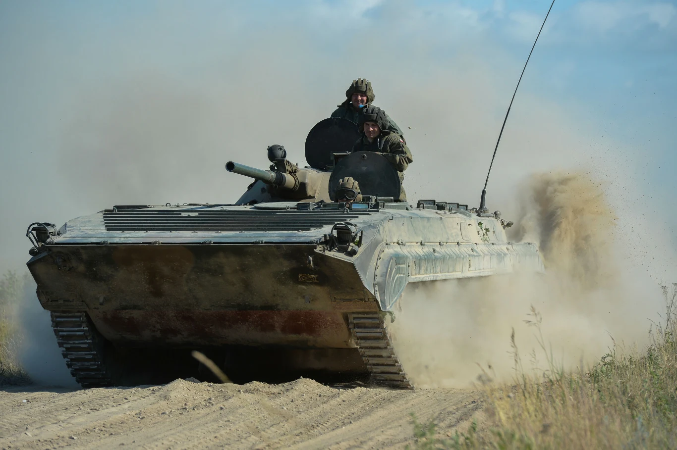 Polskie BWP-1 podczas manewrów w ramach ćwiczeń BALTOPS 2018 w Ustce. Polskie BWP-1 podczas manewrów w ramach ćwiczeń BALTOPS 2018 w Ustce.