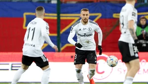 Rafał Augustyniak (w środku)