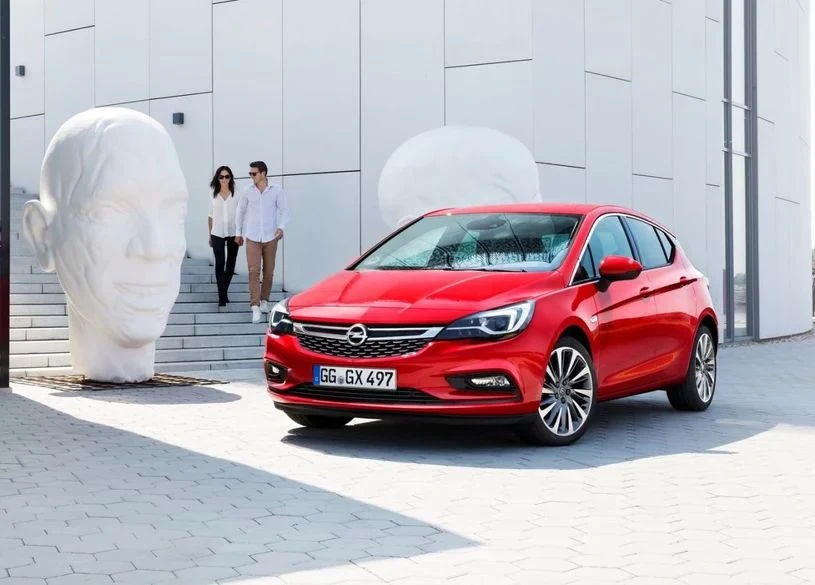Opel Astra - 12,7 proc. aut po szkodzie całkowitej - średnia wartość szkody całkowitej - 33 100 zł