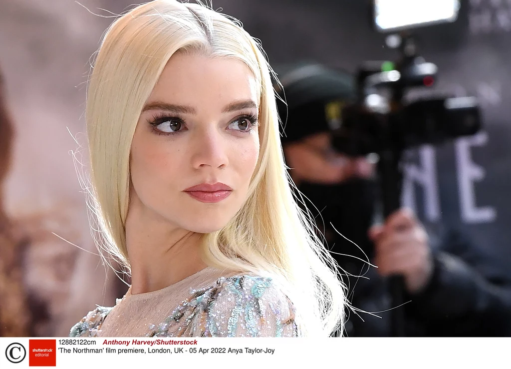 Anya Taylor-Joy zdecydowała się na blond barbie 