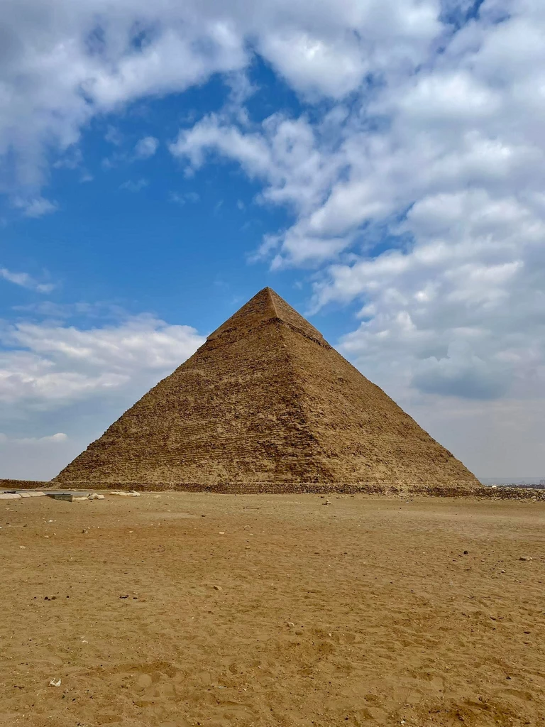 Piramidy w Gizie to jedne z najsłynniejszych budowli na całym świecie