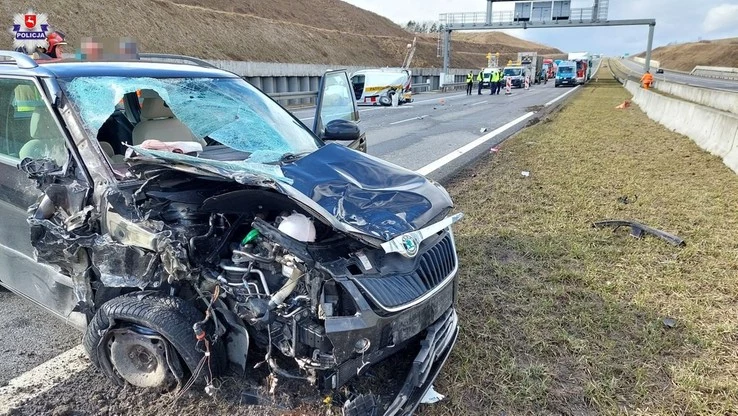 Zniszczone auto po wypadku na obwodnicy Lublina Zniszczone auto po wypadku na obwodnicy Lublina