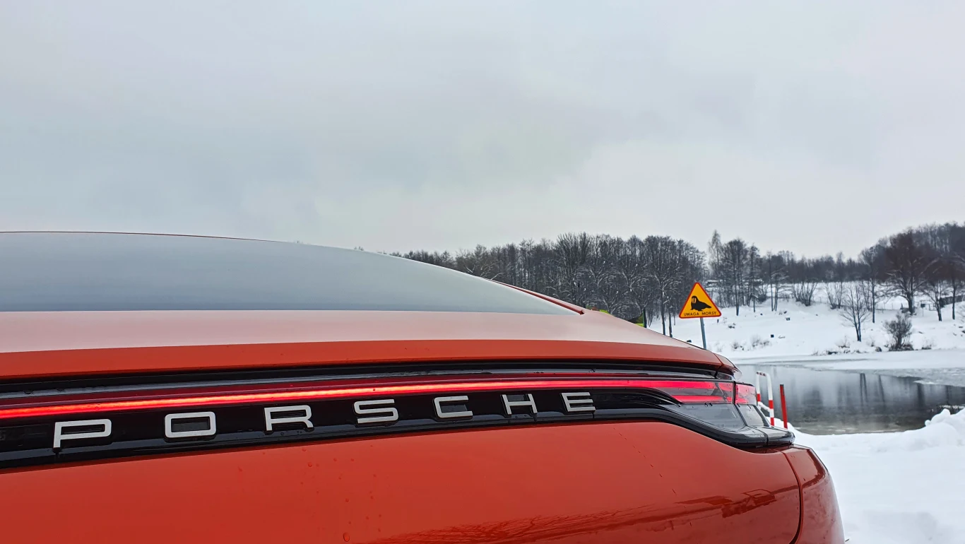 Porsche Panamera 4 E-Hybrid Platinum Edition