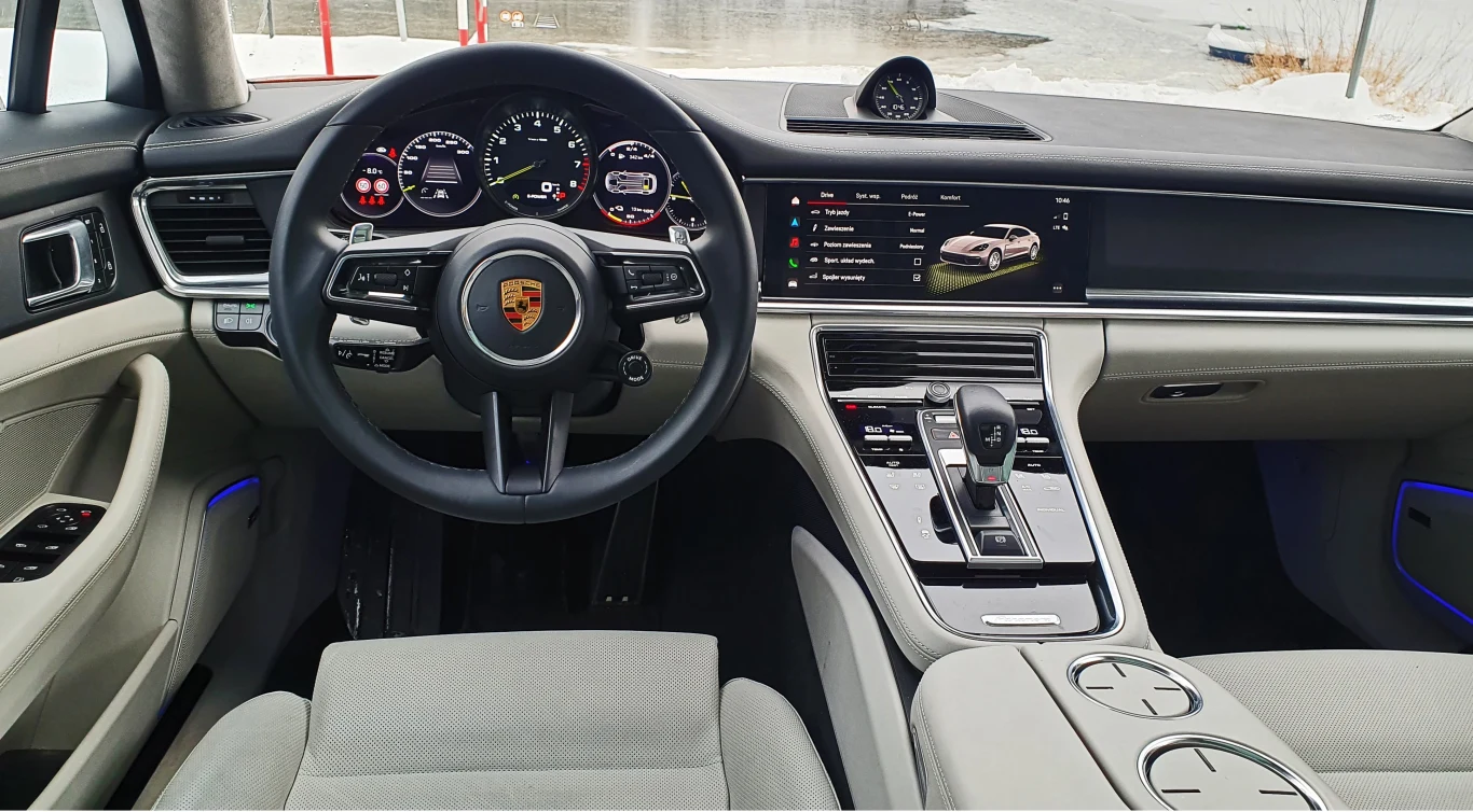 Porsche Panamera 4 E-Hybrid Platinum Edition