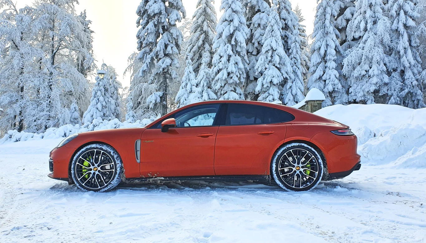 Porsche Panamera 4 E-Hybrid Platinum Edition