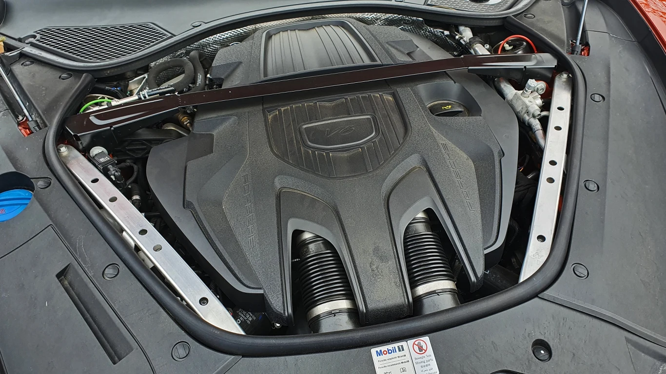 Porsche Panamera 4 E-Hybrid Platinum Edition