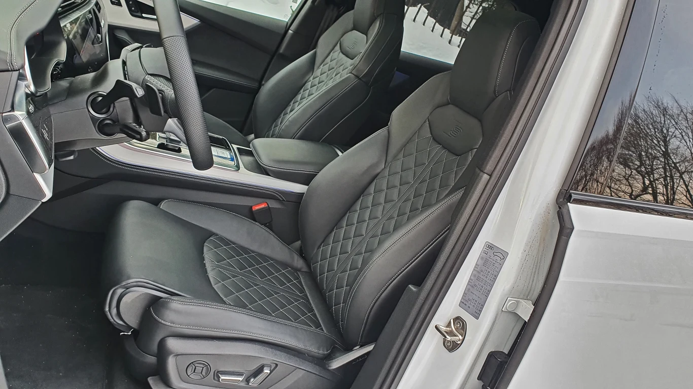 Audi Q7 50 TDI quattro Audi Q7 50 TDI quattro