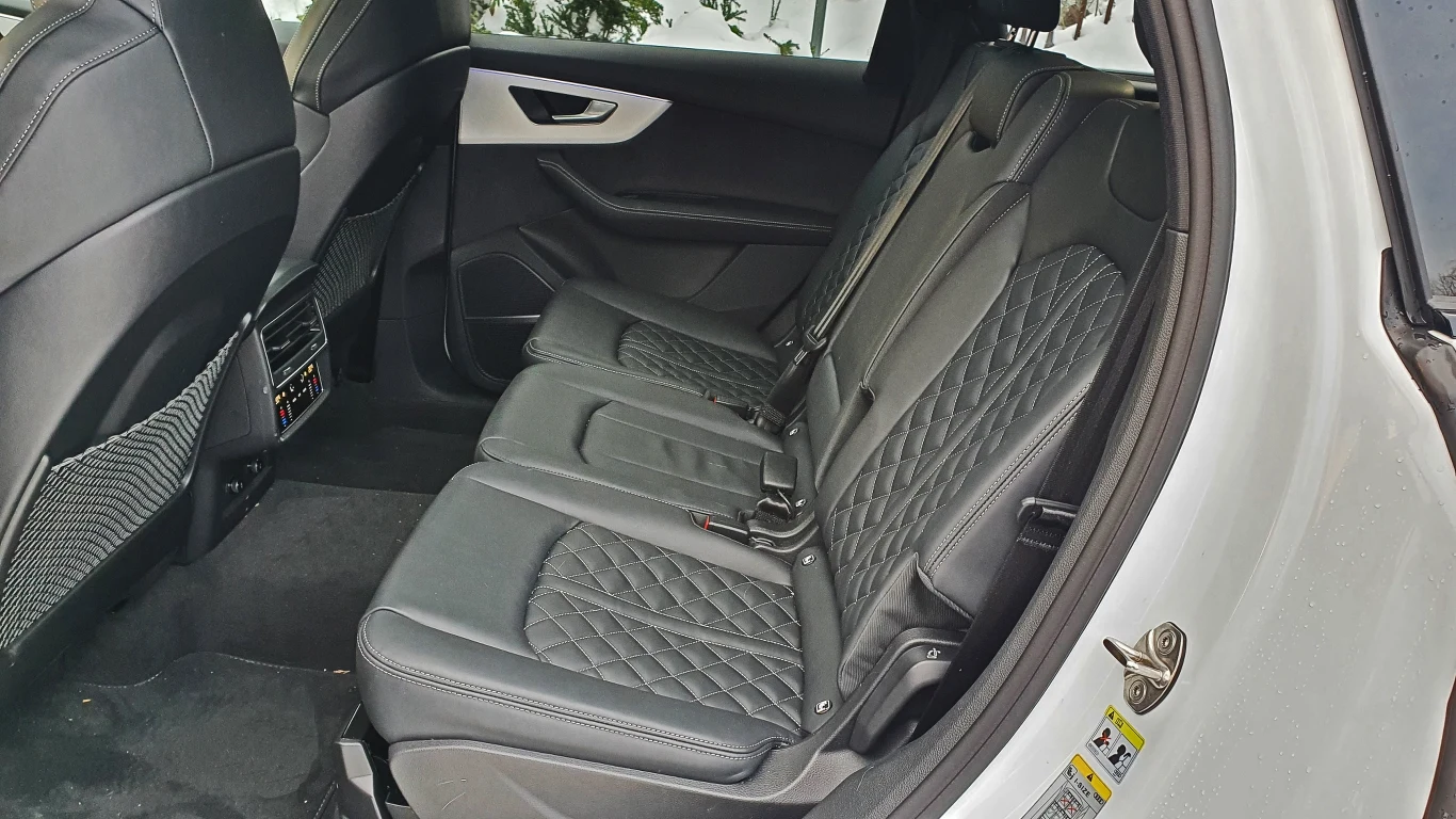 Audi Q7 50 TDI quattro Audi Q7 50 TDI quattro