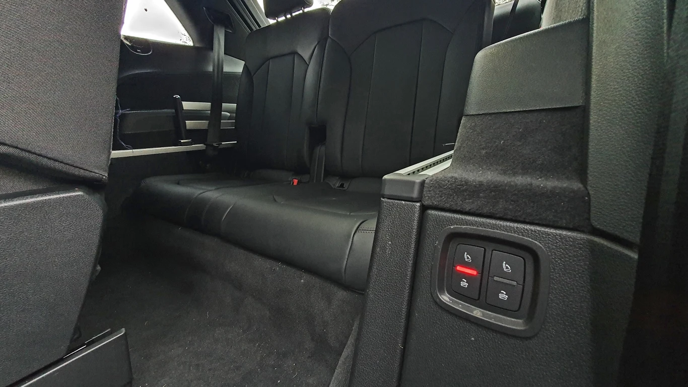 Audi Q7 50 TDI quattro Audi Q7 50 TDI quattro