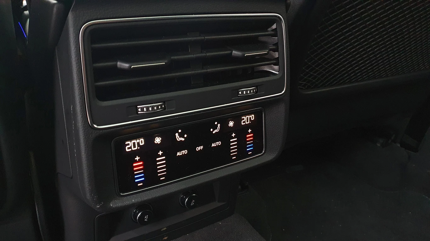 Audi Q7 50 TDI quattro Audi Q7 50 TDI quattro