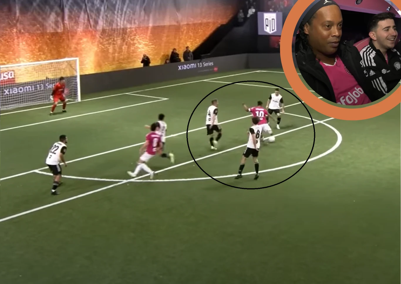 Ronaldinho zadebiutował w Kings League, rozgrywkach organizowanych przez Gerarda Pique Ronaldinho zadebiutował w Kings League, rozgrywkach organizowanych przez Gerarda Pique