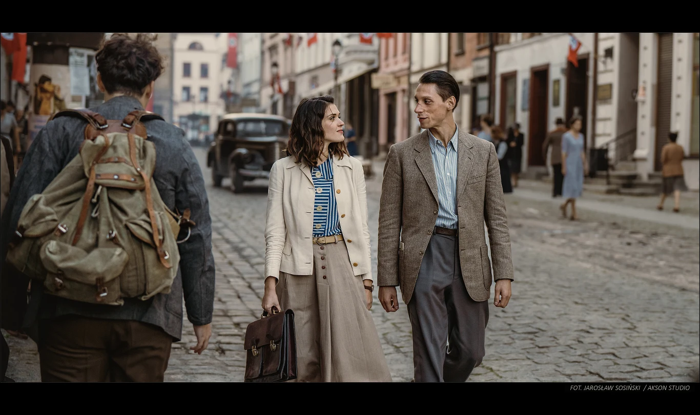 Eryk Kulm jr i Caroline Hartig - kadr z filmu Michała Kwiecińskiego "Filip"