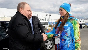 Jelena Isinbajewa nazywana jest "pupilką Putina". Teraz otrzymała potężne sankcje od Ukrainy