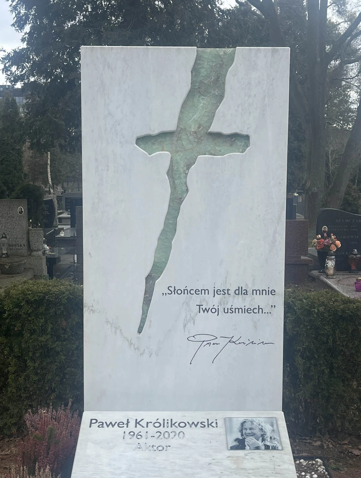 Grób Pawła Królikowskiego Grób Pawła Królikowskiego