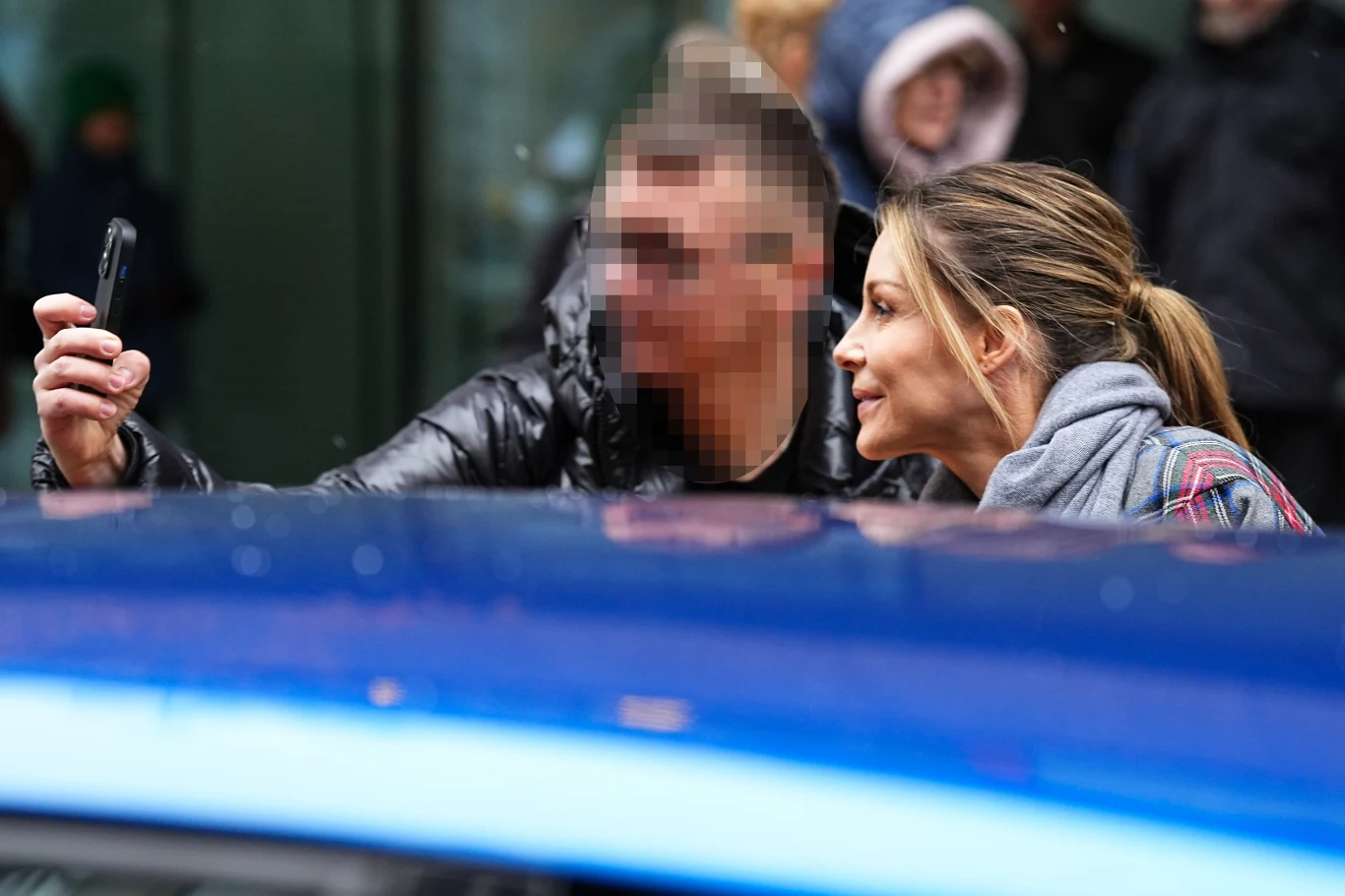 Małgorzata Rozenek miała czas zrobić sobie jeszcze szybkie selfie z fanem