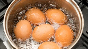 Jak gotować jajka, żeby zawsze wychodziły?