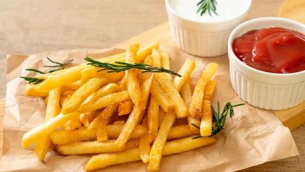 Jak przygotować idealnie chrupiące frytki?