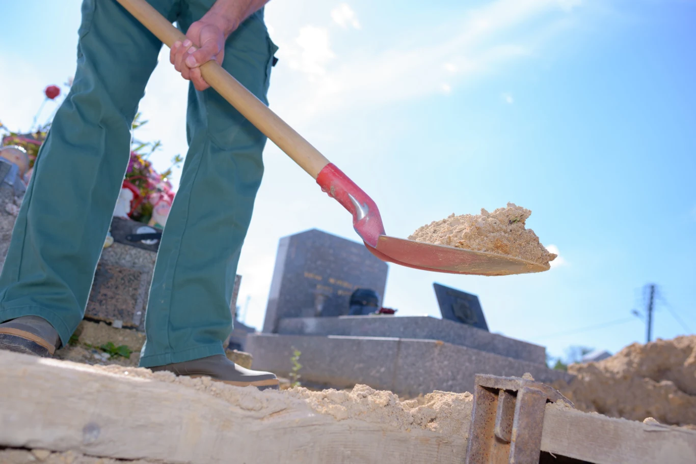 Praca grabarza jest trudna i potrzebna