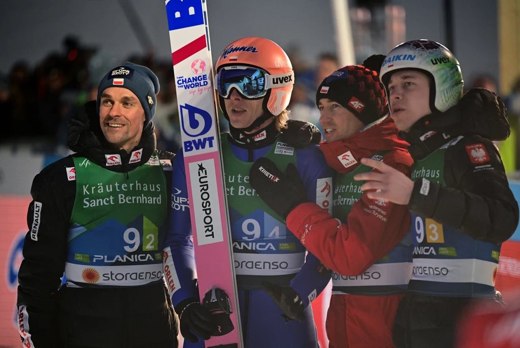Piotr Żyła, Dawid Kubacki, Kamil Stoch i Aleksander Zniszczoł Piotr Żyła, Dawid Kubacki, Kamil Stoch i Aleksander Zniszczoł