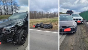 Karambol na A4. Trasa jest zupełnie nieprzejezdna. Jedno z aut dachowało w rowie