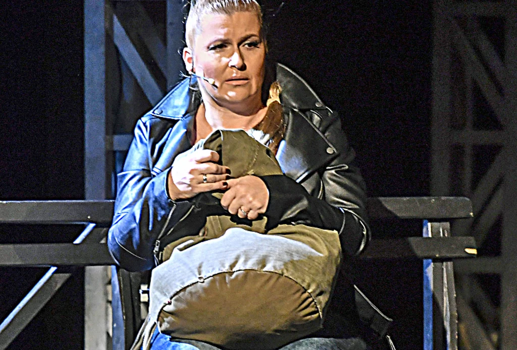 Katarzyna Skrzynecka na szczęście nadal gra w teatrze