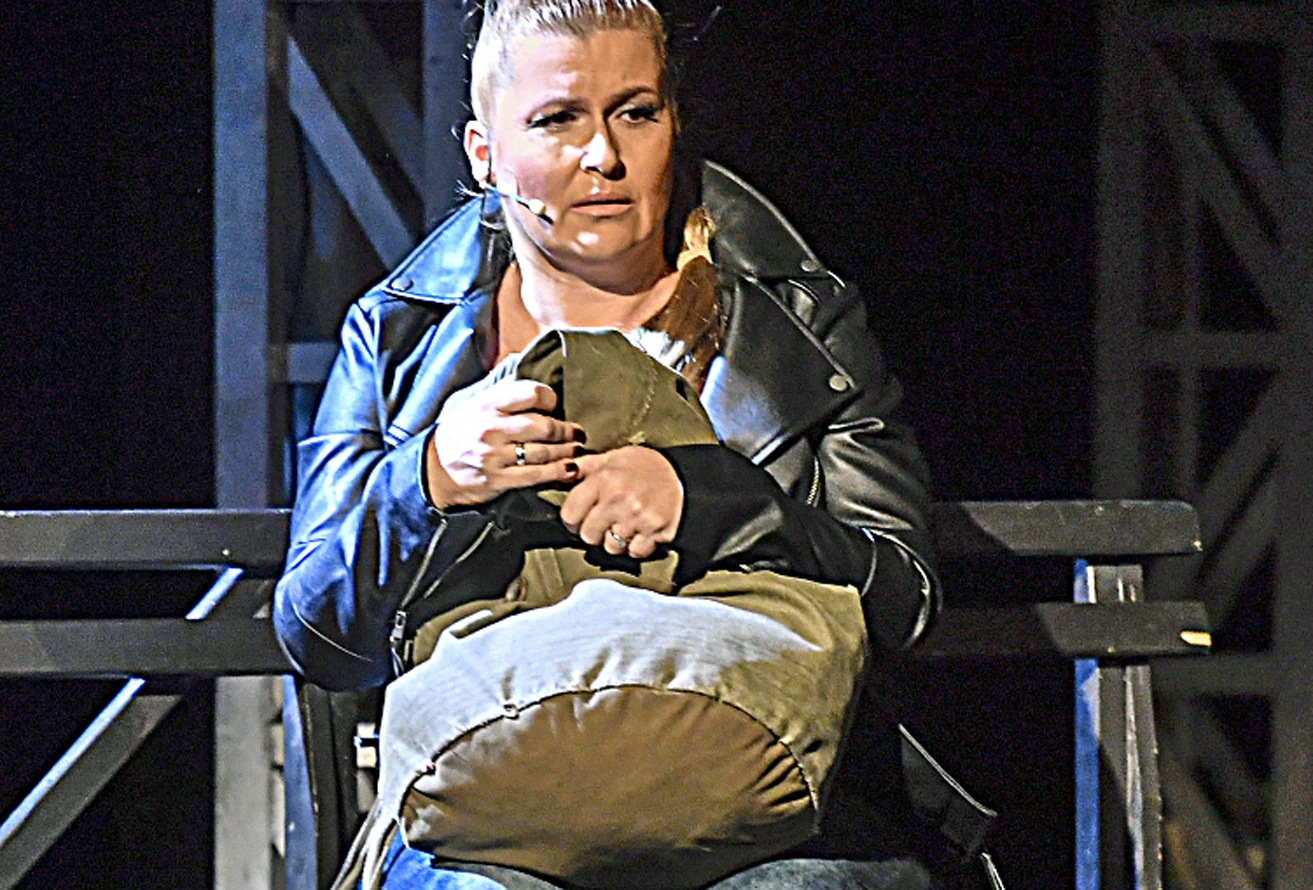 Katarzyna Skrzynecka na szczęście nadal gra w teatrze Katarzyna Skrzynecka na szczęście nadal gra w teatrze