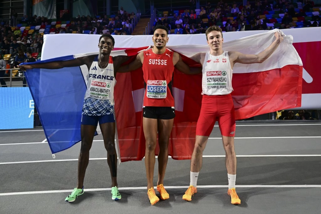 Jakub Szymański (z prawej)