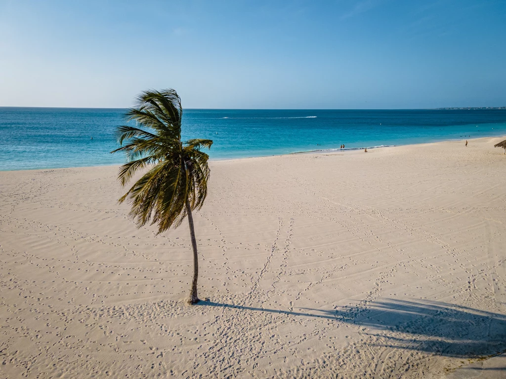 Eagle Beach na wyspie Aruba w rankingu znajduje się na podium