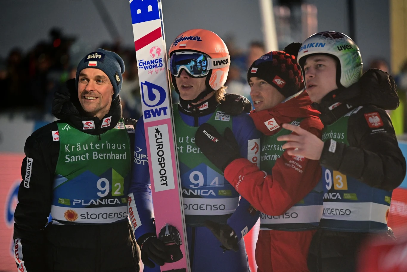 Reprezentacja Polski: Piotr Żyła, Dawid Kubacki, Kamil Stoch i Aleksander Zniszczoł Reprezentacja Polski: Piotr Żyła, Dawid Kubacki, Kamil Stoch i Aleksander Zniszczoł