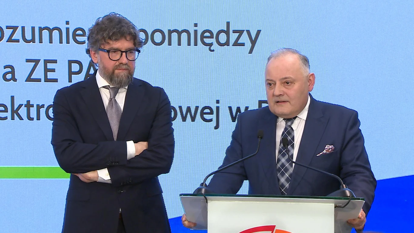 Prezes ZE PAK Piotr Woźny i prezes PGE Wojciech Dąbrowski 