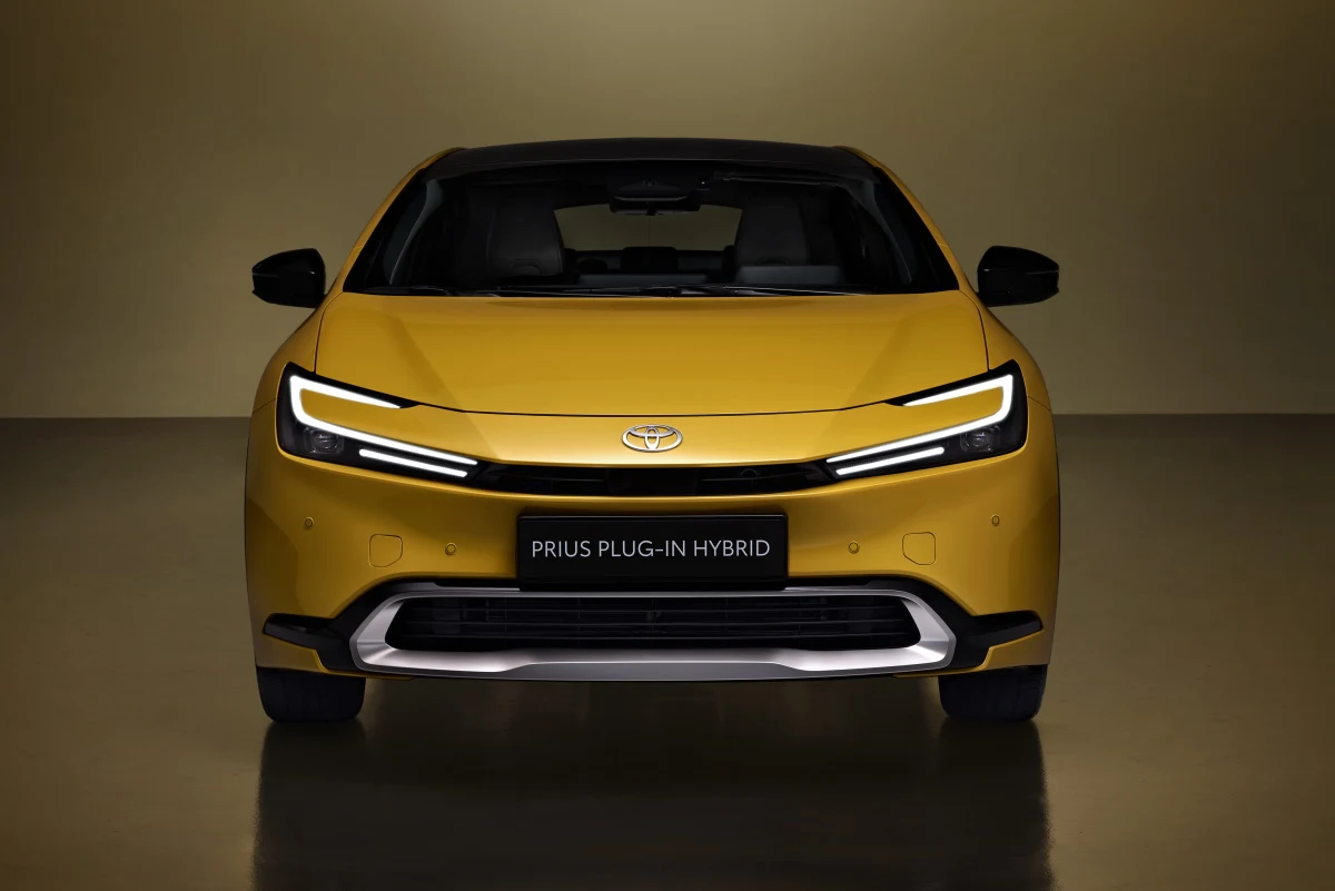 Toyota Prius V generacji