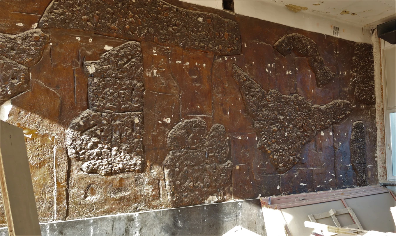 Mozaika odnaleziona w budynku dworca PKP w Rzeszowie. Mozaika odnaleziona w budynku dworca PKP w Rzeszowie.