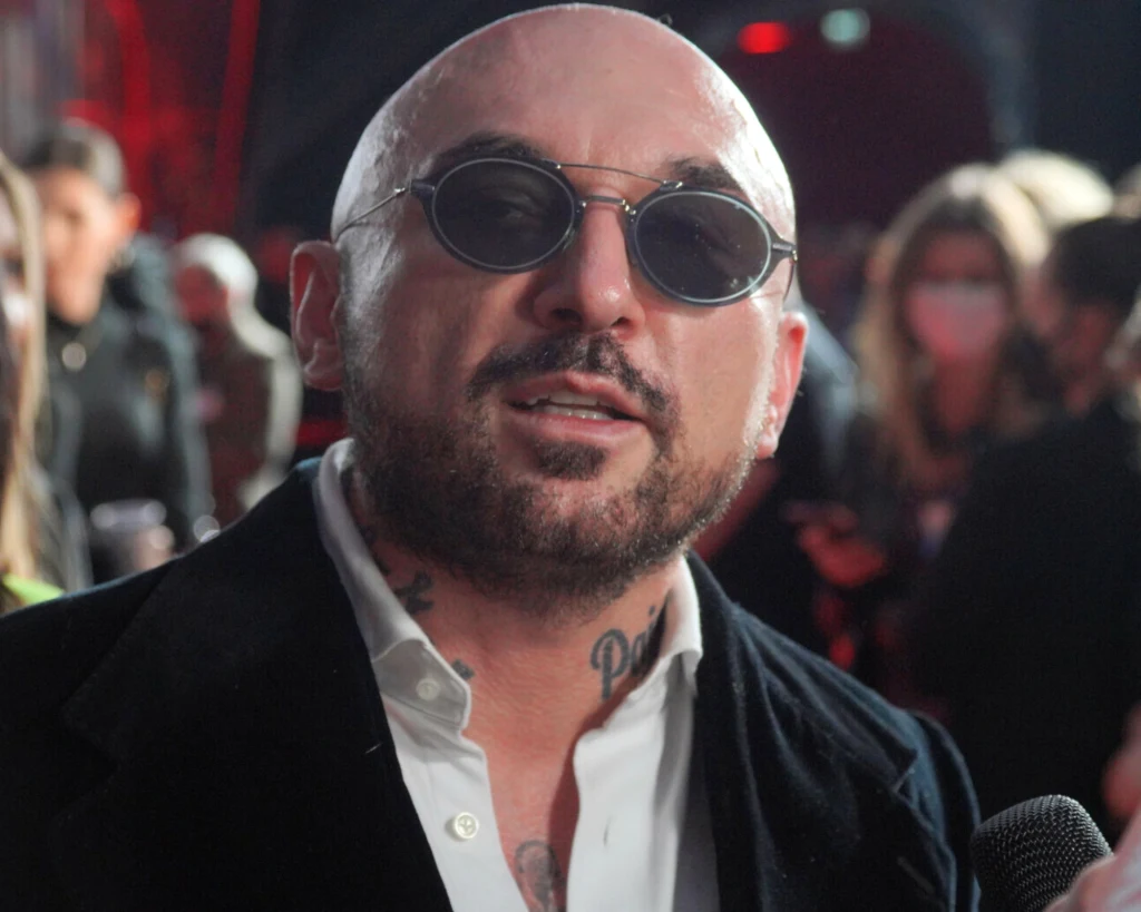 Wiadomo już, ile Patryk Vega płaci statystom!