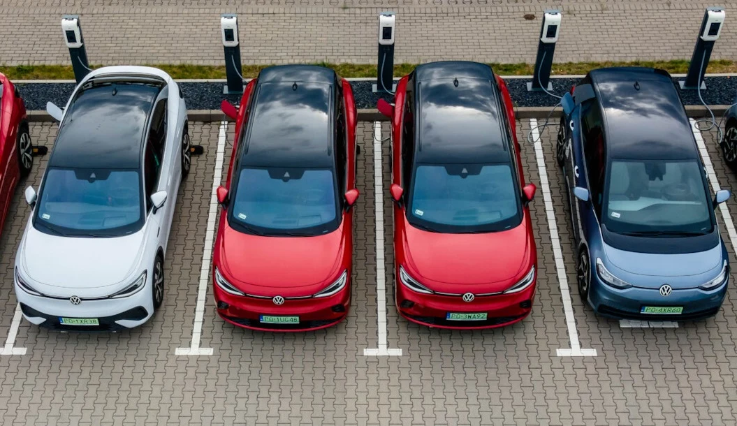 Volkswagen chce aby elektryki stanowiły jeszcze większą część jego sprzedaży, niż pierwotnie zakładał Volkswagen chce aby elektryki stanowiły jeszcze większą część jego sprzedaży, niż pierwotnie zakładał