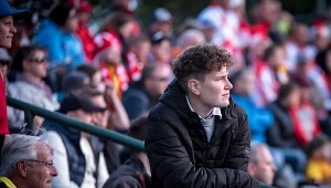 Taki kontrakt na Dzień Kobiet! Faceci znów się popłaczą