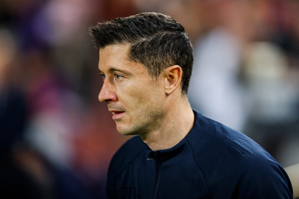 Robert Lewandowski to piłkarz bardzo ceniony przez Xaviego Hernandeza w FC Barcelona. Minuty spędzone na boisku przez Polaka mówią same za siebie Robert Lewandowski to piłkarz bardzo ceniony przez Xaviego Hernandeza w FC Barcelona. Minuty spędzone na boisku przez Polaka mówią same za siebie
