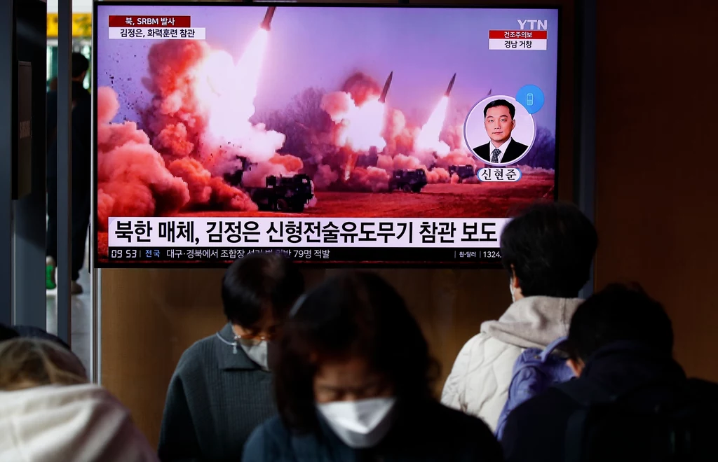 Kim Dzong Un obserwował symulowany atak na Koreę Południową Kim Dzong Un obserwował symulowany atak na Koreę Południową